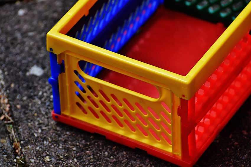 bunte Einkaufs-Transportbox aus Kunststoff zum klappen Auf dem Bild ist eine typische bunte Einkaufs-Transportbox aus Kunststoff abgebildet